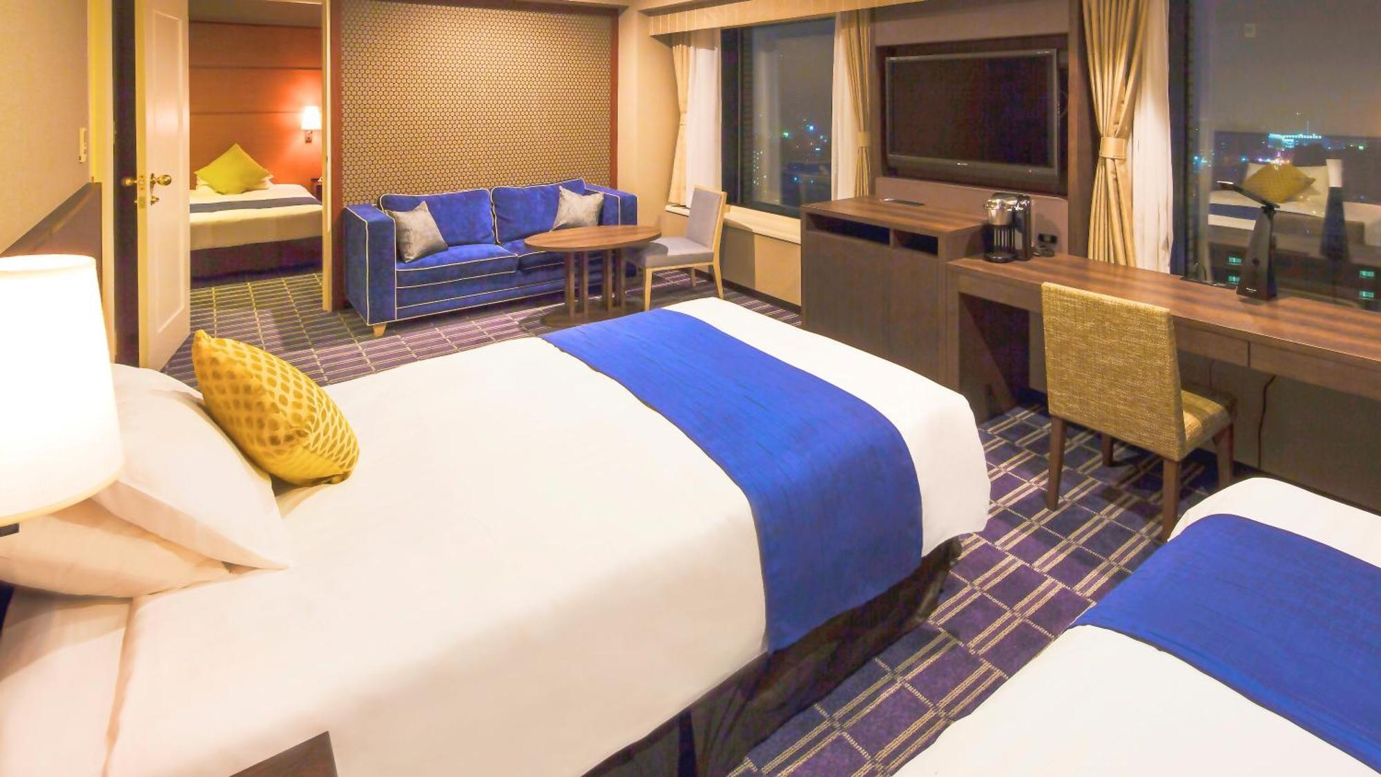 Premier Hotel Nakajima Park Sapporo Bagian luar foto A suite on board